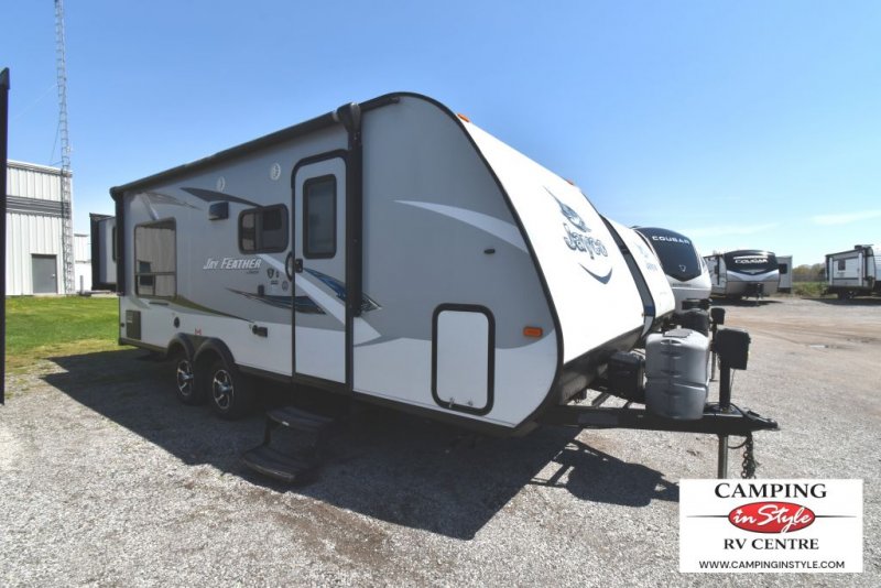 2017 JAYCO JAY FEATHER X213