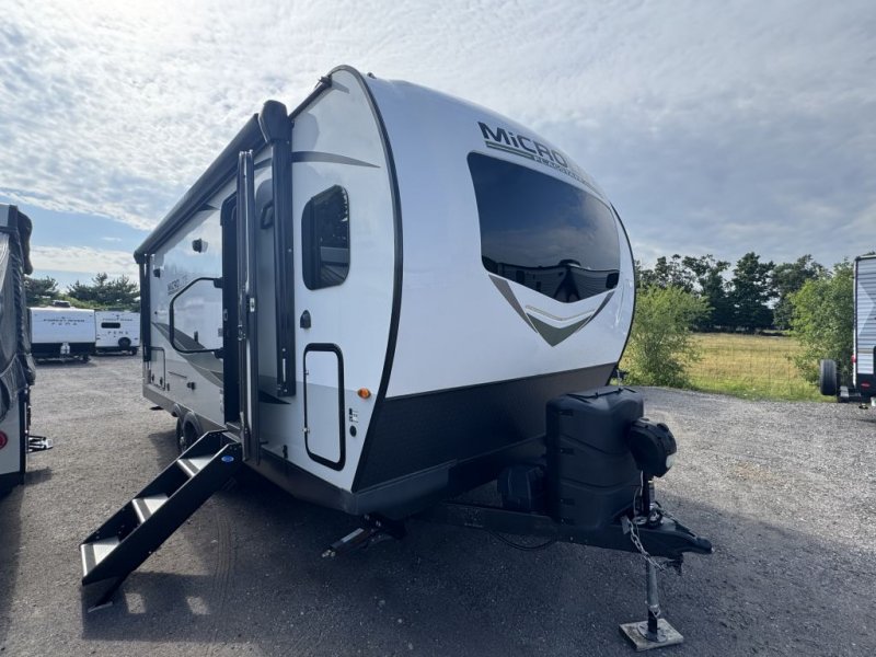 2023 FOREST RIVER FLAGSTAFF MICRO LITE 25FKS