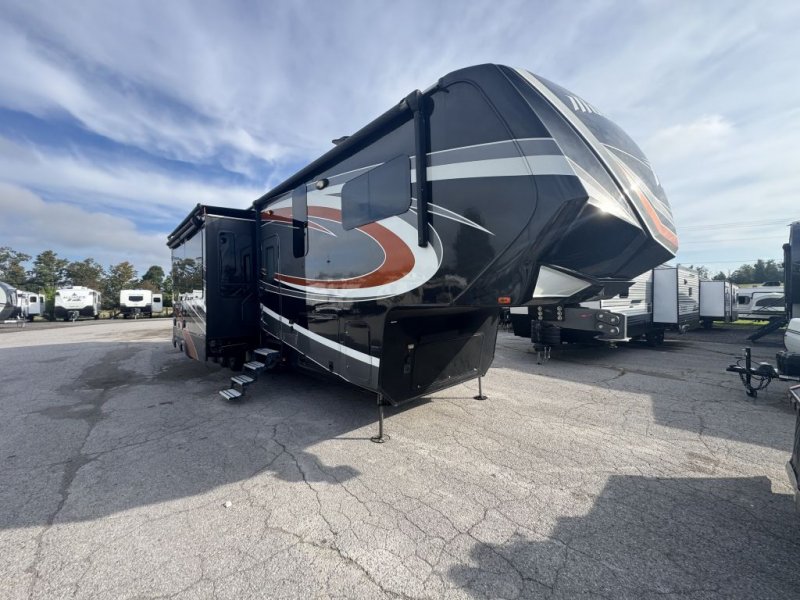 2018 GRAND DESIGN MOMENTUM 397TH