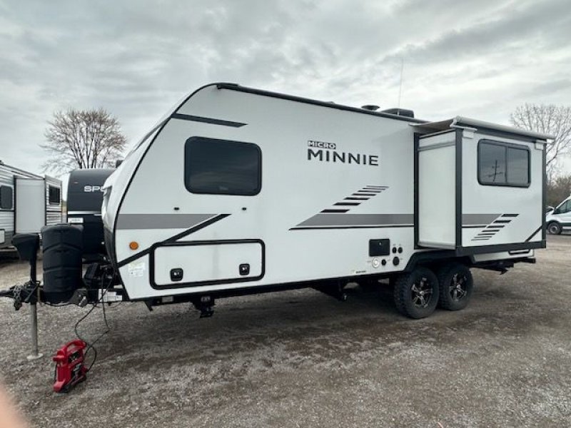 2021 WINNEBAGO MICRO MINNIE 2225RL