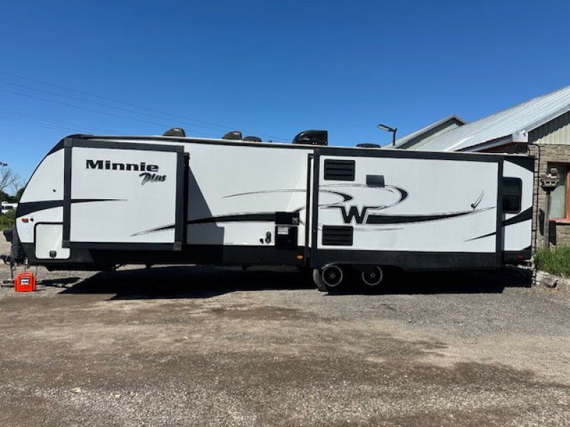 2019 WINNEBAGO Minnie 30RLSS