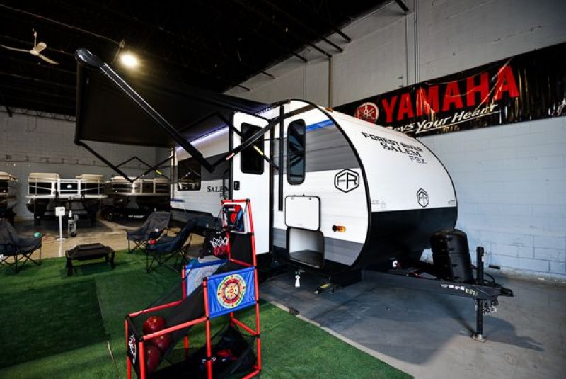 2025 SALEM FSX 161QK