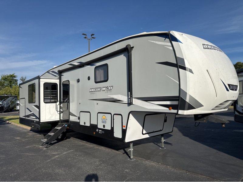 2022 FOREST RIVER ARTIC WOLF 3550 SUITE
