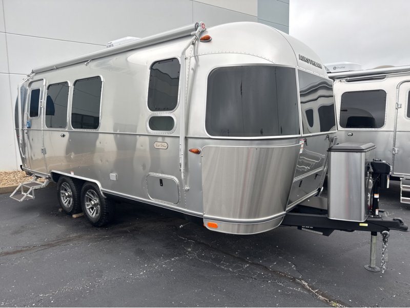 2025 AIRSTREAM TRADE WIND 23FB TWIN