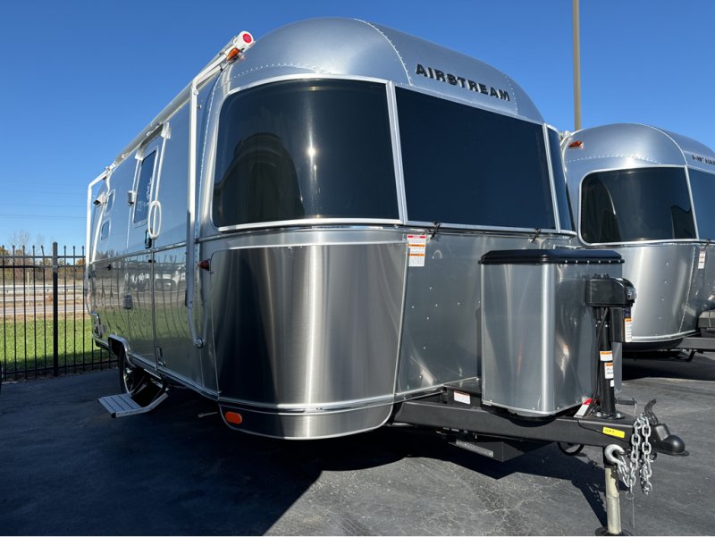 2025 AIRSTREAM CARAVEL 20FB