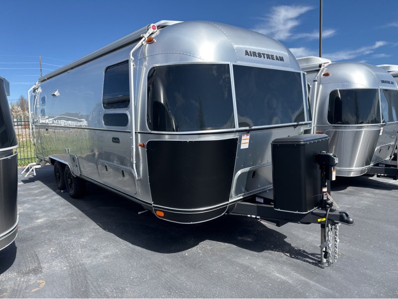 2025 AIRSTREAM FLYING CLOUD 27FB TWIN MIDNIGHT FLAMINGO