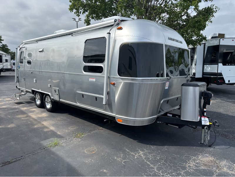 2025 AIRSTREAM INTERNATIONAL 27FB TWIN