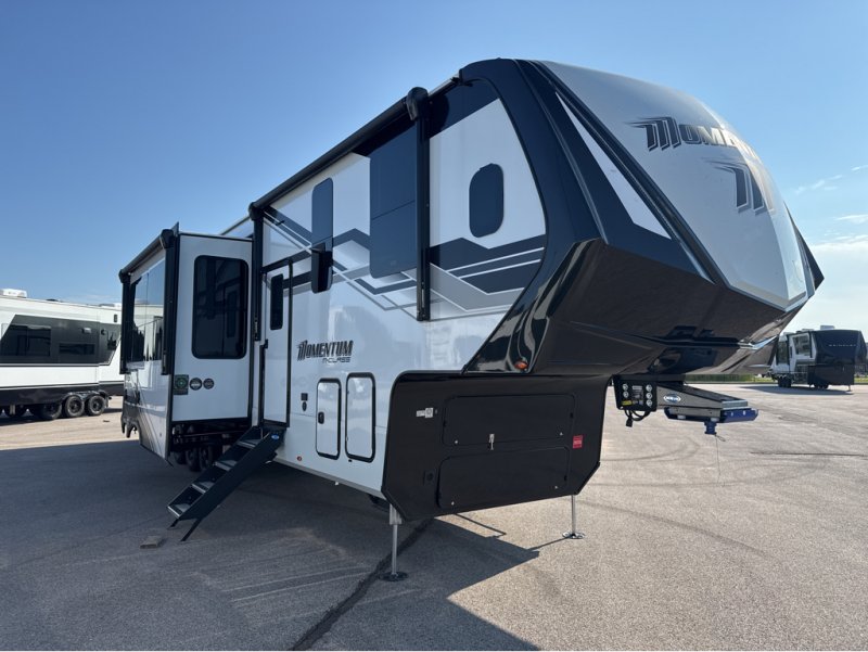 2026 GRAND DESIGN MOMENTUM M-CLASS 395MS