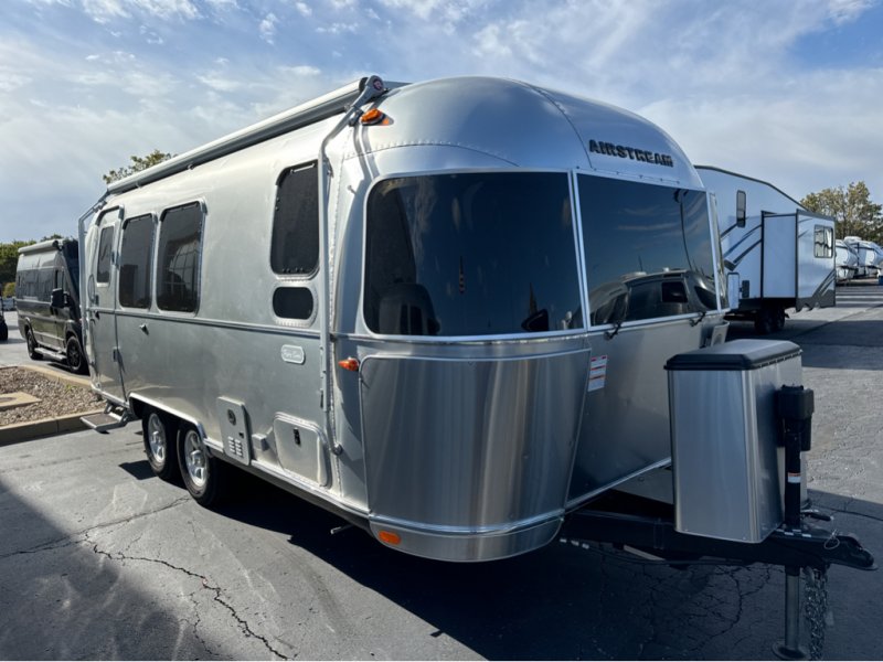 2022 AIRSTREAM FLYING CLOUD 23FB QUEEN