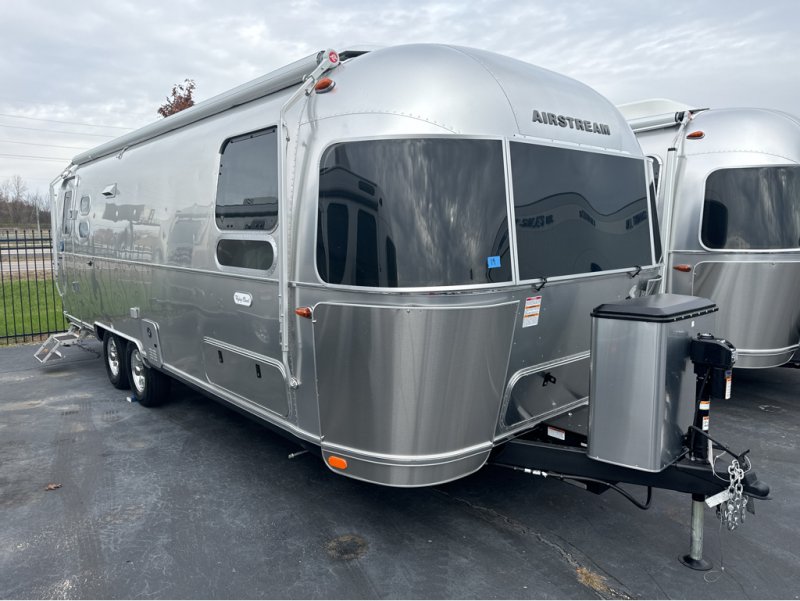 2025 AIRSTREAM FLYING CLOUD 27FB TWIN