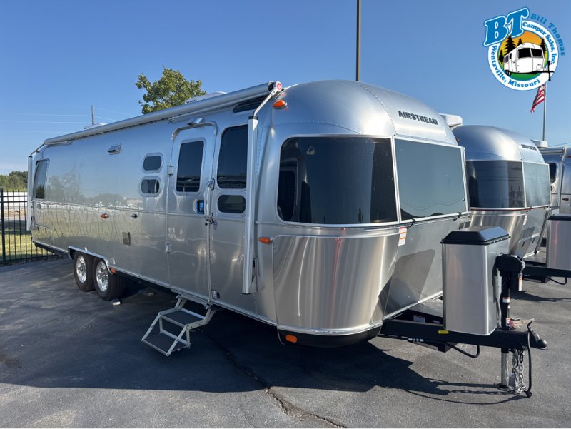 2027 AIRSTREAM CLASSIC 30RB TWIN