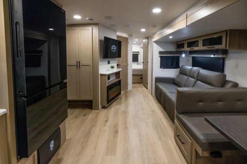 2026 ROCKWOOD ULTRA LITE 2608BS