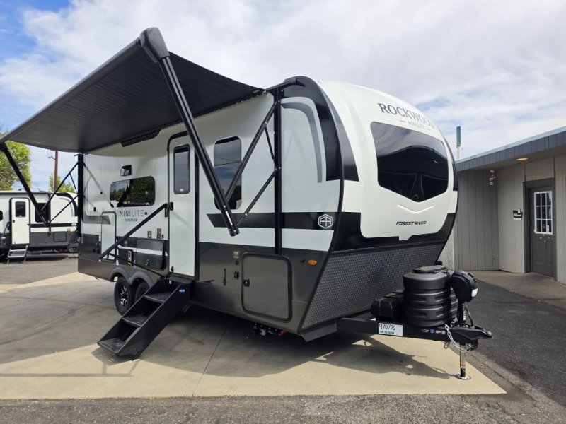 2027 ROCKWOOD MINI LITE 2213S