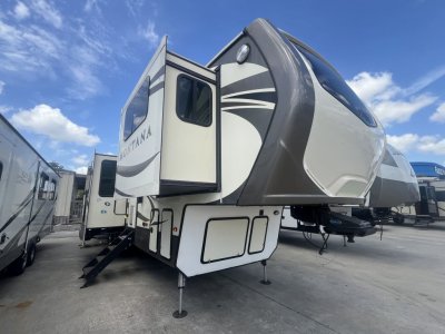 2017 MONTANA 3731FL