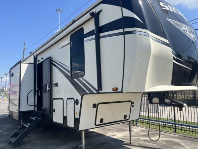 2021 C-CLASS SERIES 3440BH
